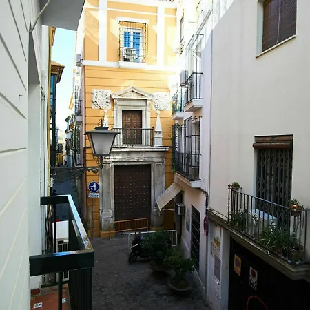 Daire Tranquilo Apto En Zona Privilegiada Sevilla